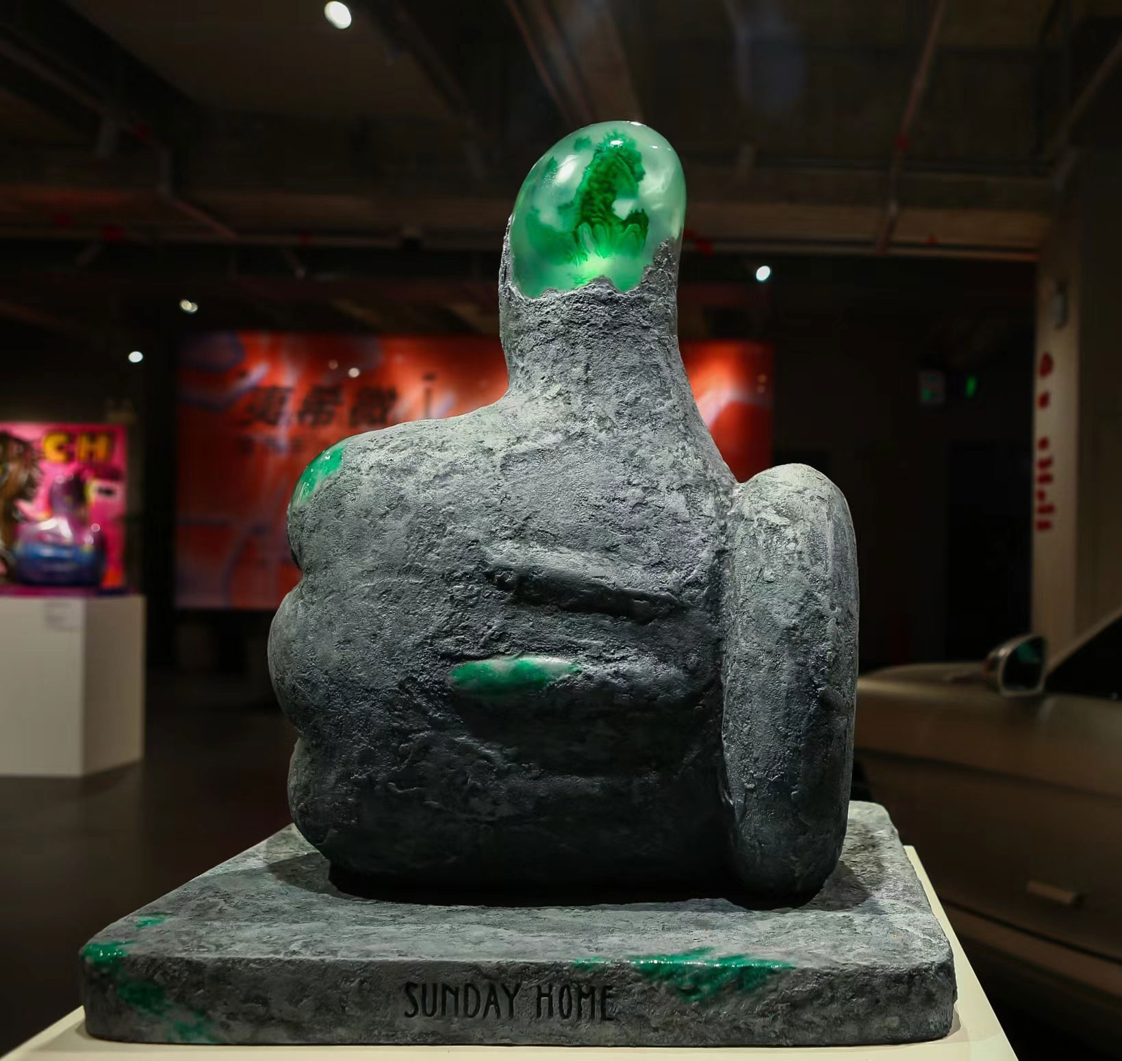 翡翠米奇手指 树脂综合材料 60×55×55cm 2022